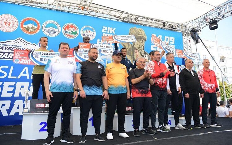 Uluslararası Kayseri Yarı Maratonu nefesleri kesti