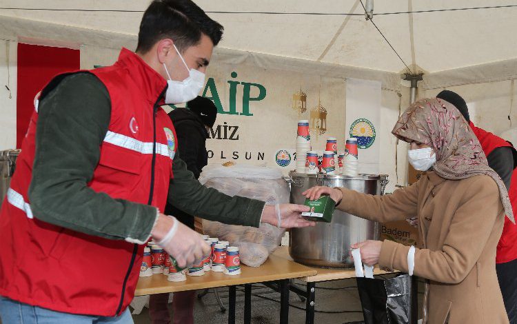 Ankara Gölbaşılılara kandil simidi ikramı