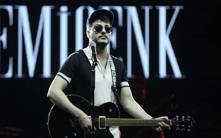 Semincenk’ten Karamürsel’de muhteşem konser Semincenk’ten Karamürsel’de muhteşem konser