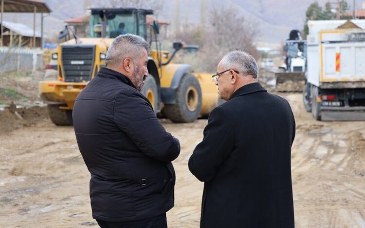 Kayseri Yahyalı’da yollarda asfalt hazırlığı Kayseri Yahyalı’da yollarda asfalt hazırlığı