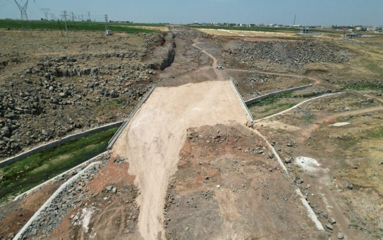 Büyükşehir’den Viranşehir’de yol çalışması