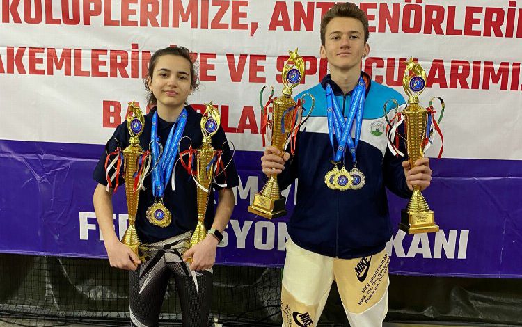 Bursa Osmangazi’nin milli tenisçilerinden çifte başarı Bursa Osmangazi’nin milli tenisçilerinden çifte başarı