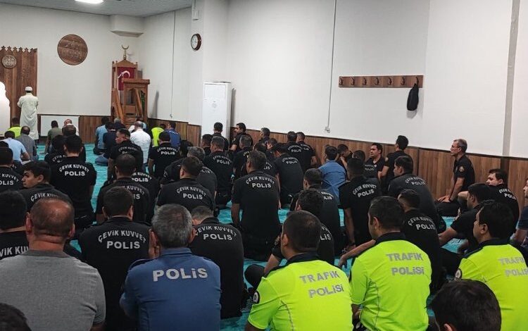 Bingöl’de şehit polisler için mevlit Bingöl’de şehit polisler için mevlit