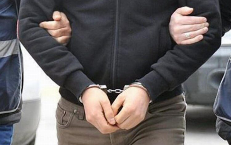 Diyarbakır’da anne ve babasını bıçaklayan şahıs yakalandı Diyarbakır’da anne ve babasını bıçaklayan şahıs yakalandı