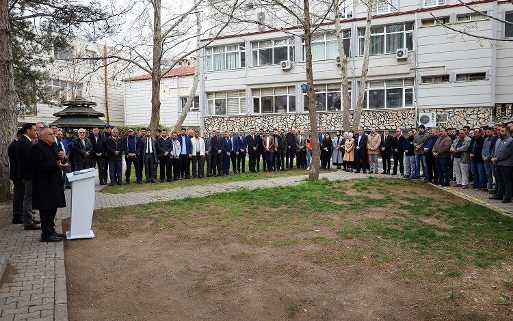 Esat Öztürk Yahyalı personeliyle bayramlaştı Esat Öztürk Yahyalı personeliyle bayramlaştı