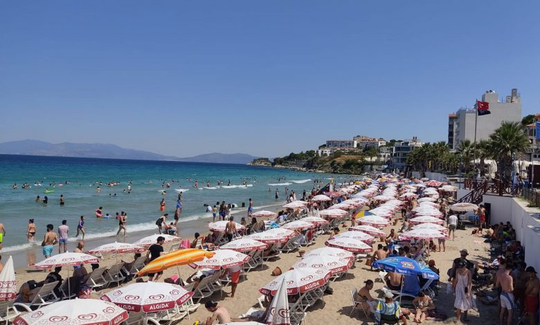 Aydın Kuşadası, tatilcilerin akınına uğradı Aydın Kuşadası, tatilcilerin akınına uğradı