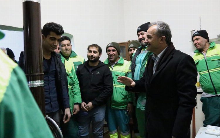 Adıyaman Belediye Başkanı Kılınç, temizlik işleri personeliyle bir araya geldi