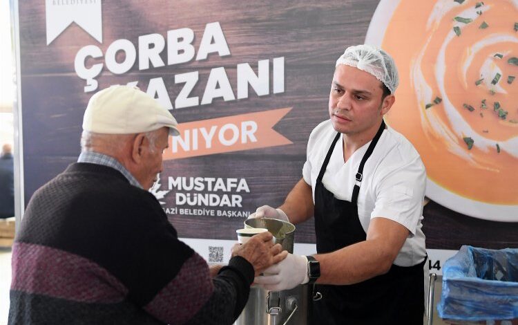 Bursa Osmangazi pazarcı esnafı yalnız bırakmıyor