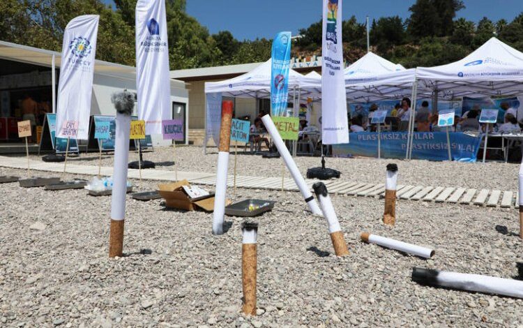 Sahilleri kirletenlere sessiz tepki