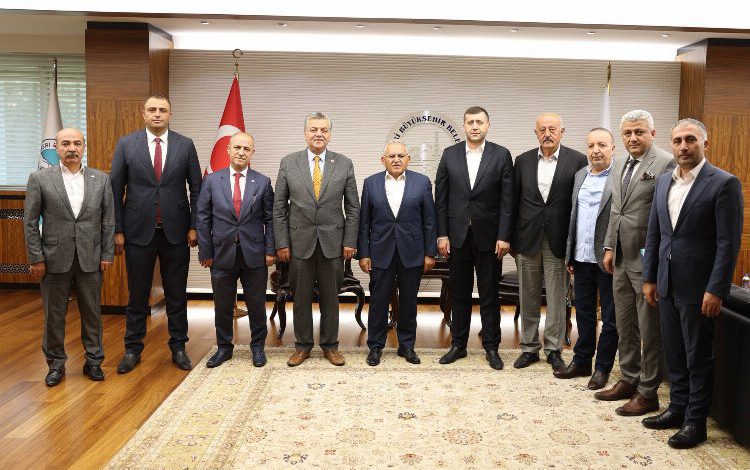 Memduh Büyükkılıç’tan Cumhur İttifakı toplantısı Memduh Büyükkılıç’tan Cumhur İttifakı toplantısı