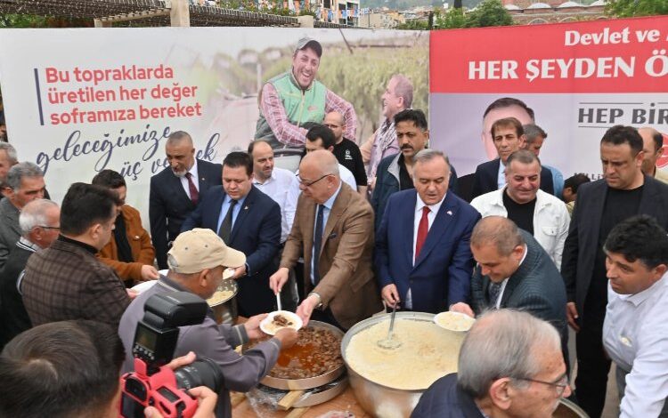 Manisa’da MHP’den 14 Mayıs için pilav hayrı Manisa’da MHP’den 14 Mayıs için pilav hayrı