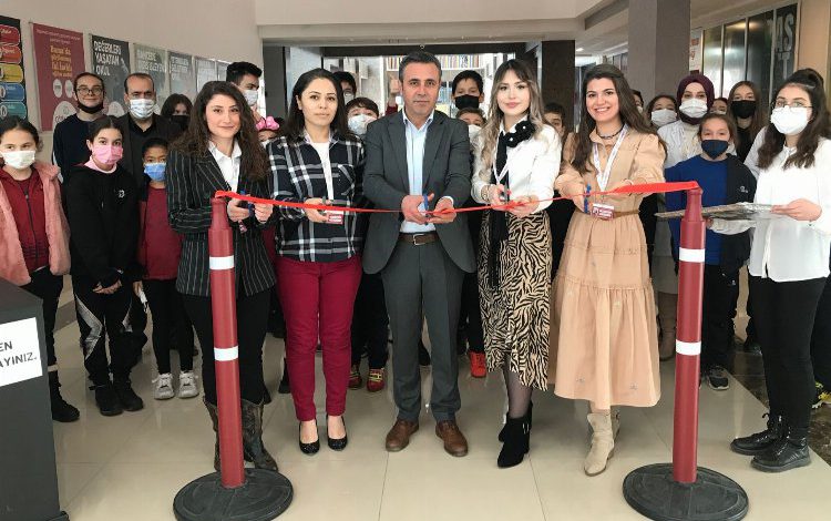 Öğrencilerin elinden karma sanat Öğrencilerin elinden karma sanat