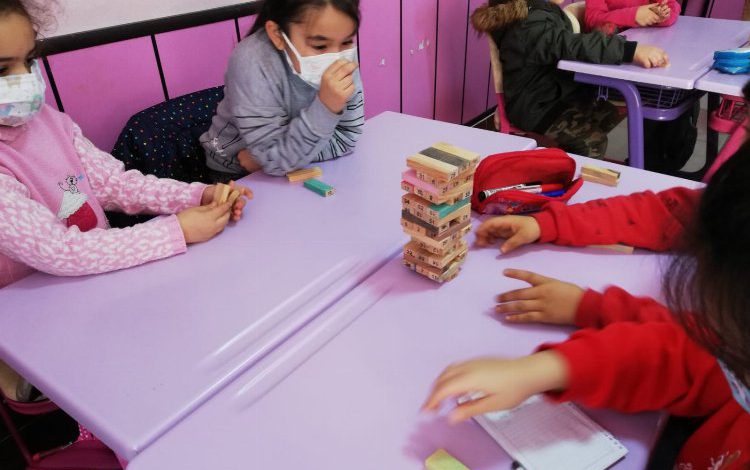 Bursalı öğretmenler ‘akıl oyunları’ ile matematiği sevdirdiler