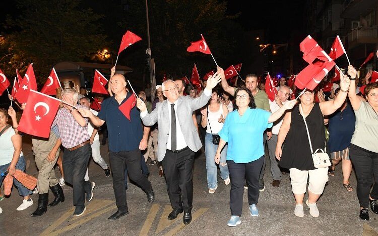 İzmir Karabağlar’da geleneksel kortej  coşkusu
