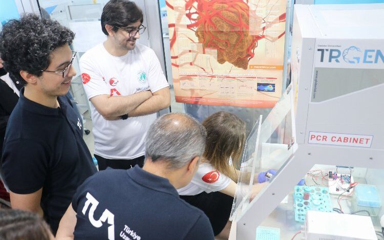 Türkiye’nin ilk uzay yolcuları Üsküdar Üniversitesi’nde