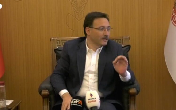 Kayseri Valisi Çiçek, deprem bölgesinde yaşadıklarını anlattı Kayseri Valisi Çiçek, deprem bölgesinde yaşadıklarını anlattı