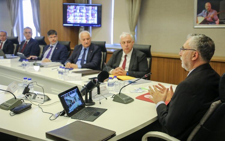 Bakan Işıkhan, SGK ve İşkur müdürleriyle buluştu Bakan Işıkhan, SGK ve İşkur müdürleriyle buluştu