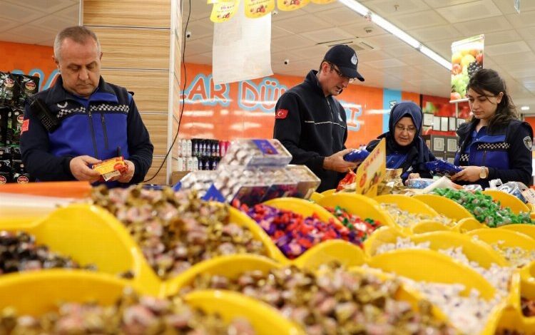Kocaeli Zabıtası’ndan bayram öncesi denetim