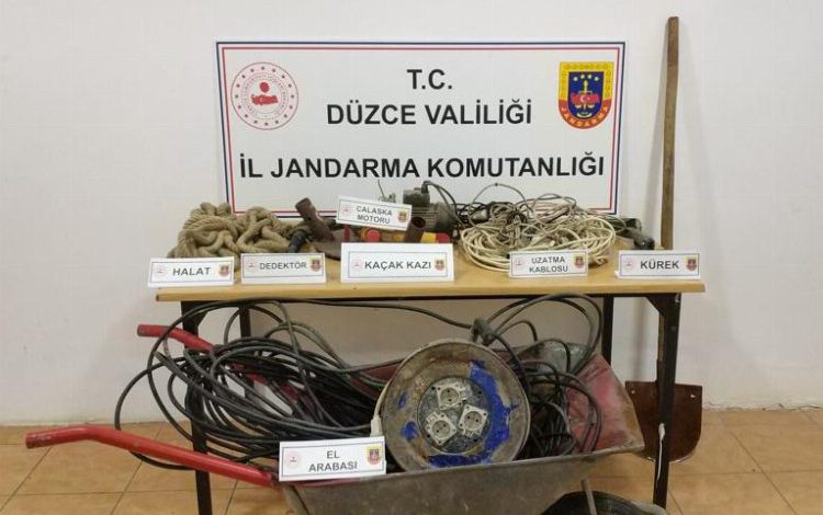 Düzce’de izinsiz kazıya suçüstü Düzce’de izinsiz kazıya suçüstü