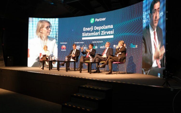 Enerji Depolama Sistemleri Zirvesi sektörü buluşturdu Enerji Depolama Sistemleri Zirvesi sektörü buluşturdu