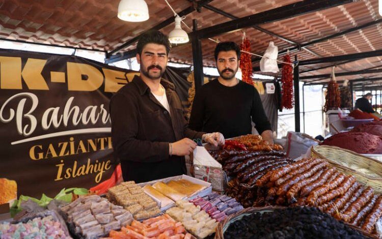 Antalya Büyükşehir’den, Gaziantep esnafına destek Antalya Büyükşehir’den, Gaziantep esnafına destek