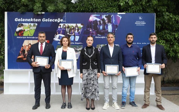 TEKNOFEST kahramanlarına Rektör Hotar’dan tebrik TEKNOFEST kahramanlarına Rektör Hotar’dan tebrik