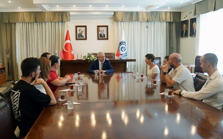 Rektör Budak, Egeli ekibi ağırladı Rektör Budak, Egeli ekibi ağırladı