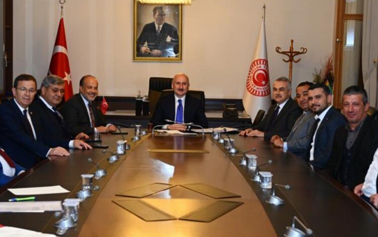 Aydın Şehir Hastanesi’nin yolu için Bakan Karaismailoğlu’na ziyaret