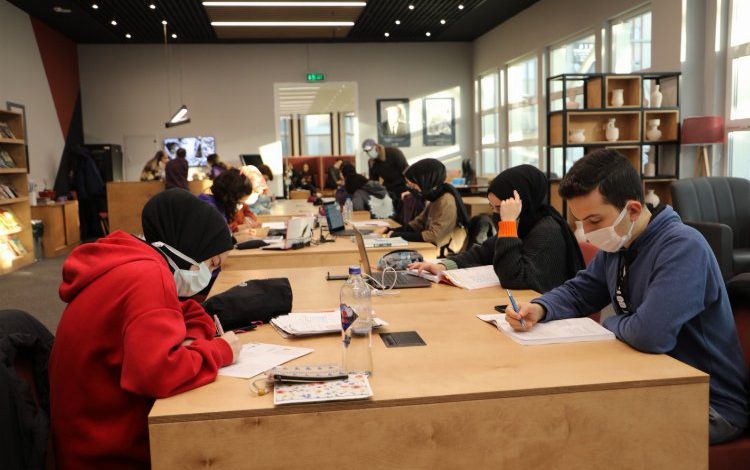 Kocaeli İzmit’te 150 kişiye kitap hediye edilecek Kocaeli İzmit’te 150 kişiye kitap hediye edilecek