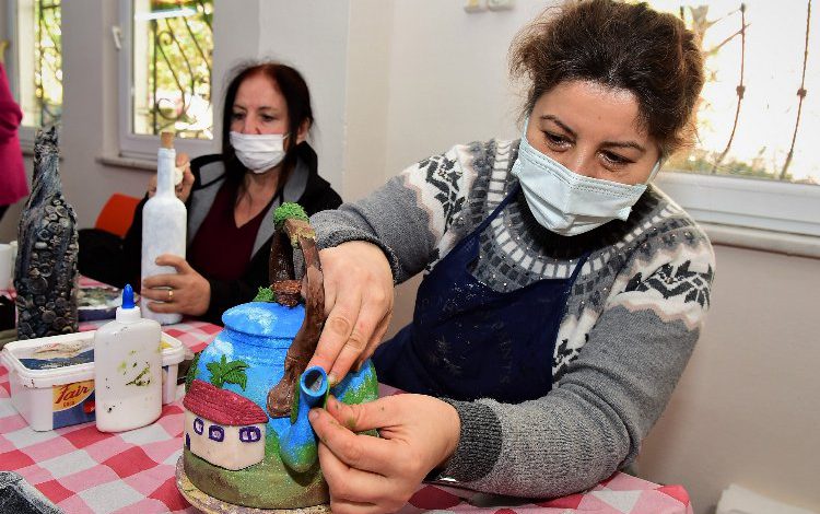Bursa Yıldırım’da atık malzemelerden sanat eseri