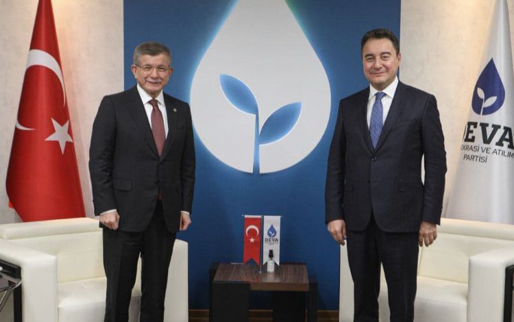 Babacan ve Davutoğlu bir araya geldi: “Türkiye her an seçime gidebilir”