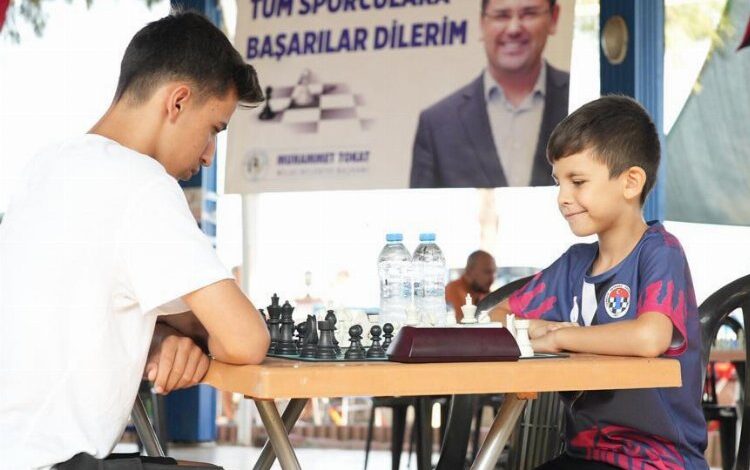 Güllük 14. Yıldırım Satranç Turnuvası sona erdi Güllük 14. Yıldırım Satranç Turnuvası sona erdi