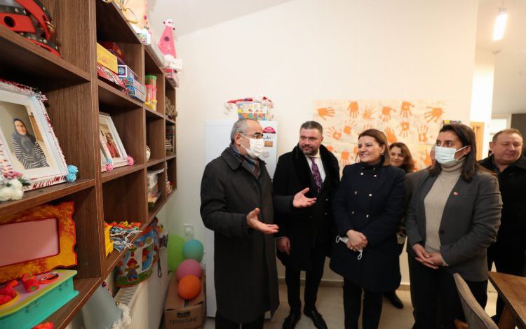 TBMM Başkanvekili Akar, Kocaeli İzmit’te Alzheimer Yaşam Evi ve YADEV’i gezdi TBMM Başkanvekili Akar, Kocaeli İzmit’te Alzheimer Yaşam Evi ve YADEV’i gezdi