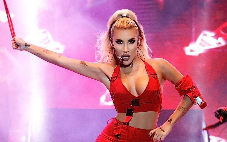 İrem Derici’den müzikal tadında konser