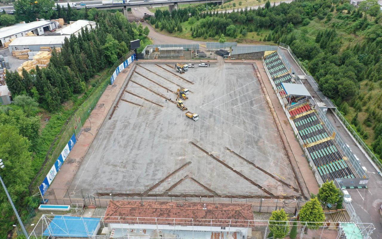 Kocaeli Derince Stadı yenileniyor