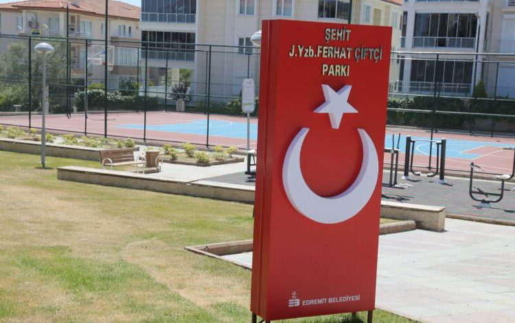 Balıkesir Edremit’te şehitlerin isimleri gururla yaşatılıyor Balıkesir Edremit’te şehitlerin isimleri gururla yaşatılıyor