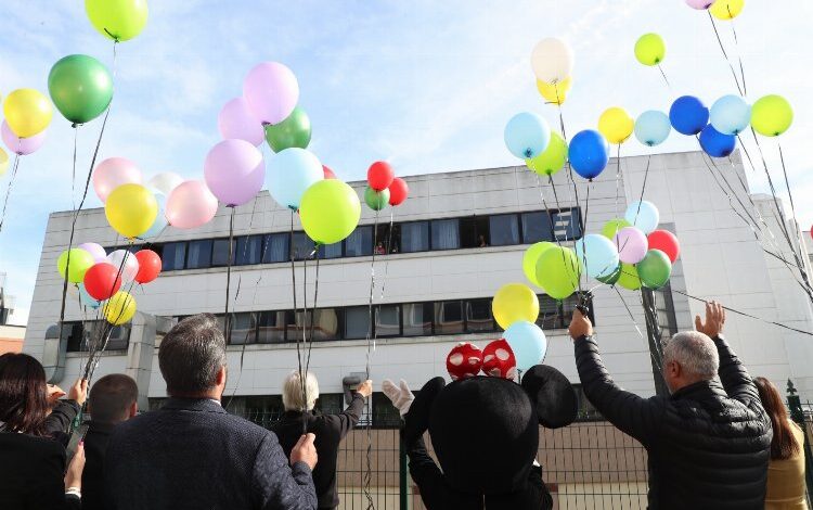İzmit’te ‘Lösemi Haftası’nda rengarenk balonlar uçuruldu