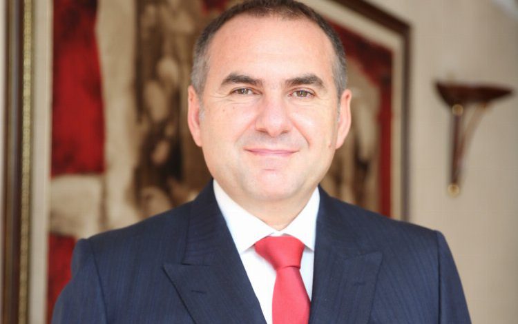 Turist başına düşen harcama 830 dolar Turist başına düşen harcama 830 dolar