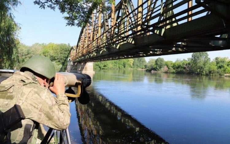 3’ü FETÖ mensubu 6 kişi sınırda takıldı!