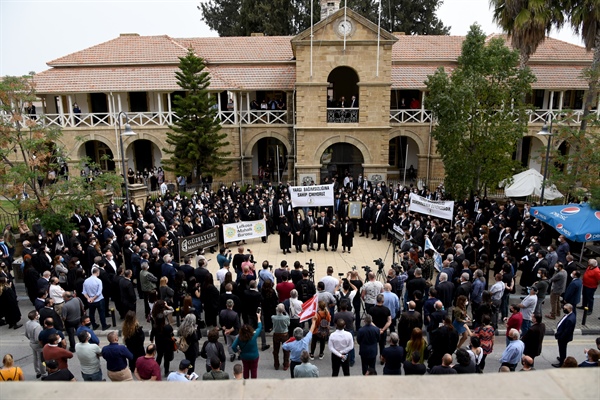Kıbrıs’ta avukatlar eylemde