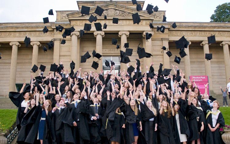 Sokak röportajında ‘üniversite’ tartışması! Sokak röportajında ‘üniversite’ tartışması!