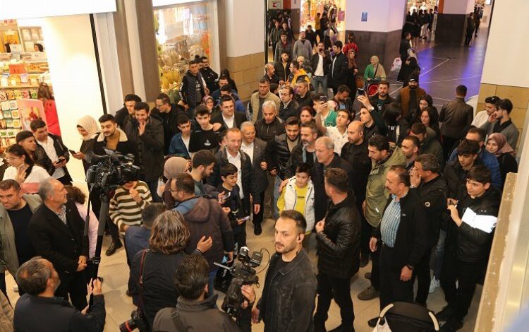 Kayserililerle AVM buluşması Kayserililerle AVM buluşması