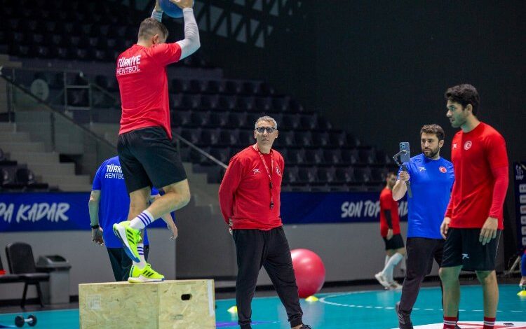 A milli erkekler İtalya’ya hazırlanıyor A milli erkekler İtalya’ya hazırlanıyor