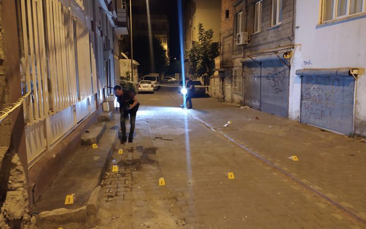 Adıyaman’da motosikletli şüpheliler rastgele ateş açtı! Adıyaman’da motosikletli şüpheliler rastgele ateş açtı!