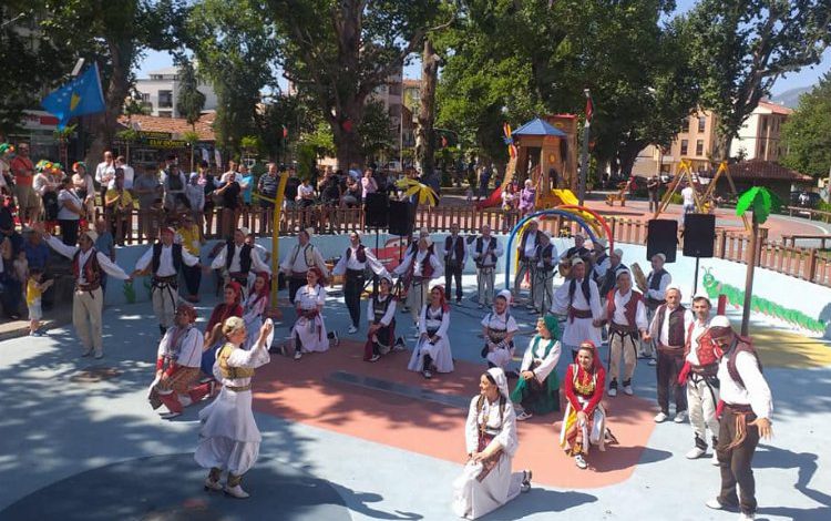 Bursa Gürsu’da müziğin ve eğlencenin keyfi Celal Bey Millet Bahçesi’nde