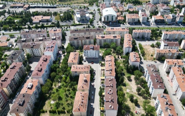 Nevşehir Belediyesi parkları yeniliyor