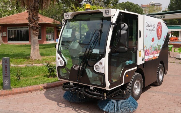 Gürsu’nun kaldırımları için yeni araç Gürsu’nun kaldırımları için yeni araç