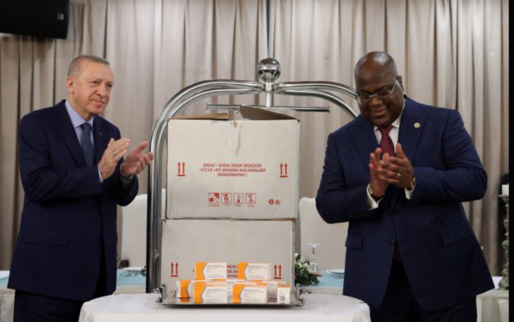 Türkiye’den 100 bin doz hibe aşı