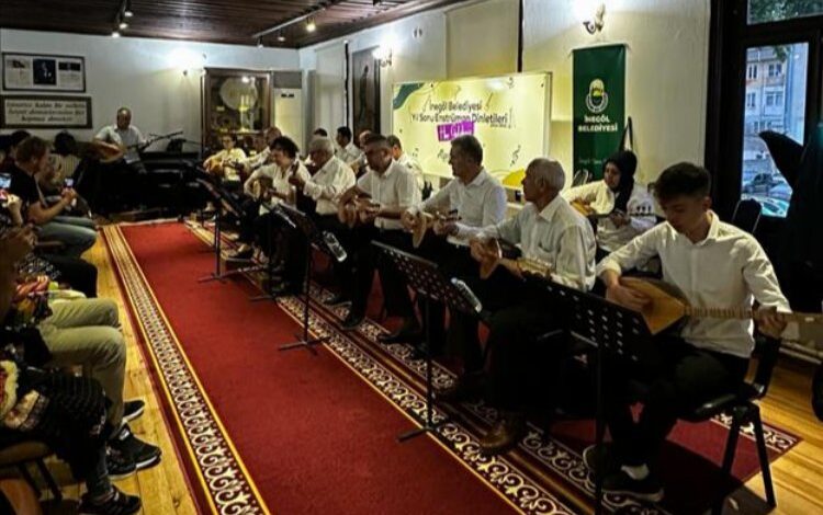 Bursa İnegöl’de enstrüman kursiyerlerinden muhteşem final