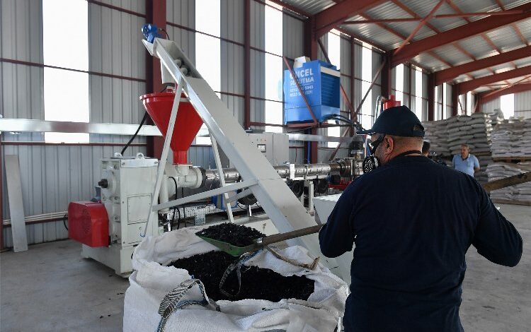 Atıklar bu fabrikalarda dönüşüyor Atıklar bu fabrikalarda dönüşüyor